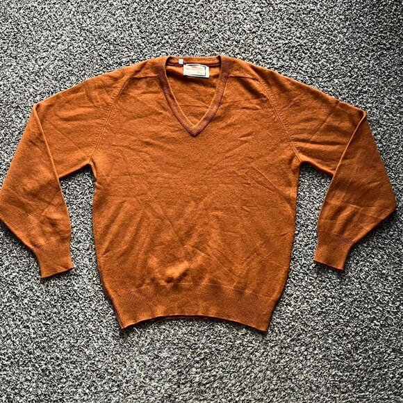Vintage Alan Paine Crewneck Sweater Mens 22/Med Burnt Orange Lambswool VNeck - Picture 1 of 6